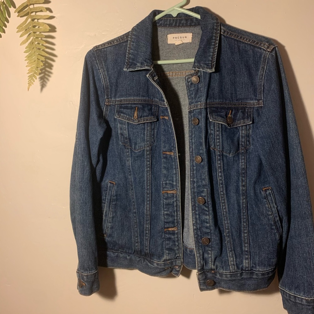 Packing denim jacket